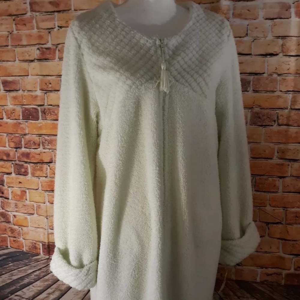 Jasmine Rose bath robe housecoat